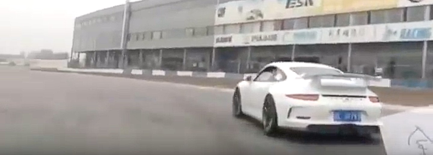 Tesla Model 3 race car driver “KOs” Porsche 911 GT3 in China track battle – Teslarati